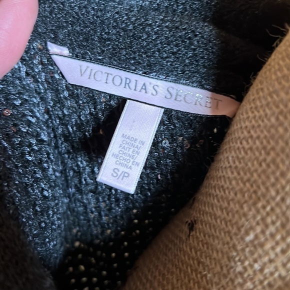 Victoria’s Secret Charcoal Gray w/ Silver Sequin Cardigan Wrap Size S - Picture 8 of 8